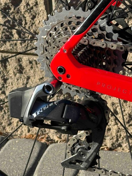 Trek Domane SLR9 Sram RED AXS carbon rower szosowy