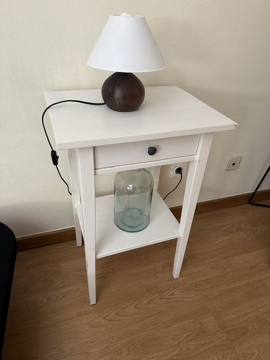 Mesa de cabeceira Ikea