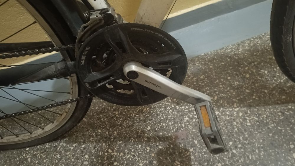 Rower trekkingowy 28 cali, Roz. M, Rower wymaga wymiany niektórych