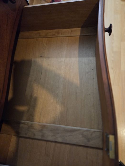 Cómoda com gavetões maciça em madeira mutene