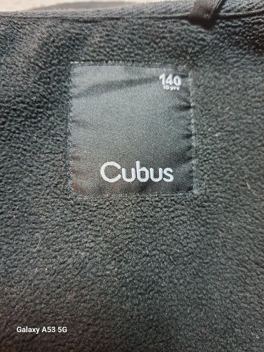 Bluza chłopięca z kapturem.