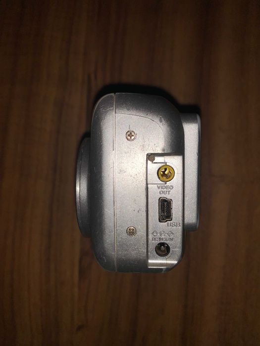 Câmara Fotográfica Digital Olympus FE-100