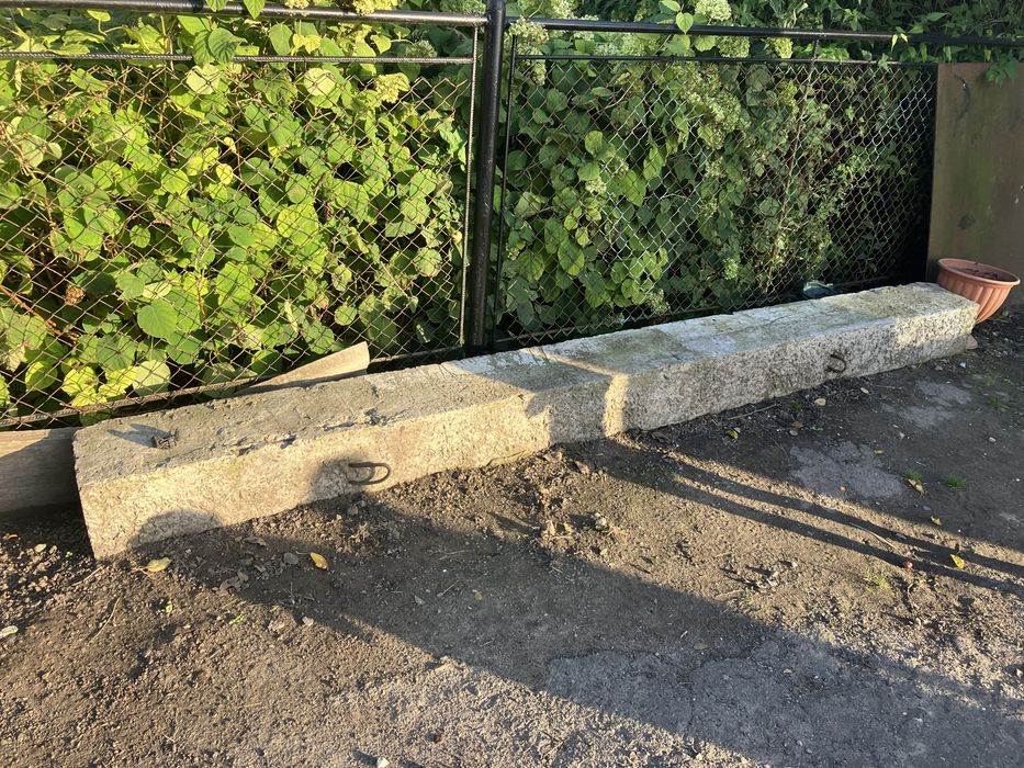 Перемичка залізобетонна