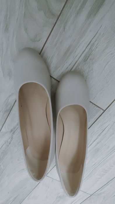 Buty damskie. Ślubne