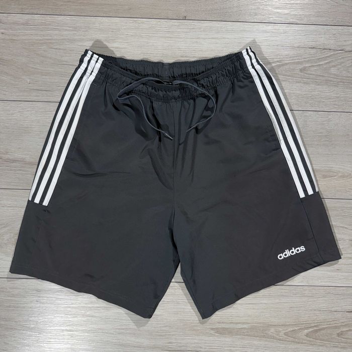 Сірі Спортивні Шорти Адідас Adidas Essentials 3-Stripes Grey, L, Оригінал