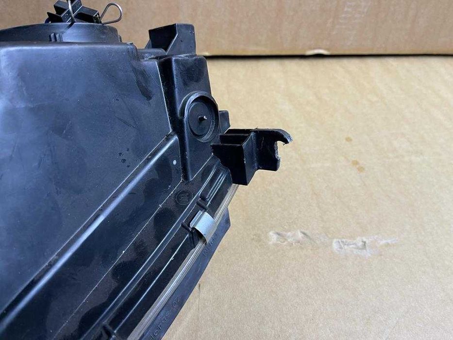 Lampa przednia Prawa Opel VECTRA B