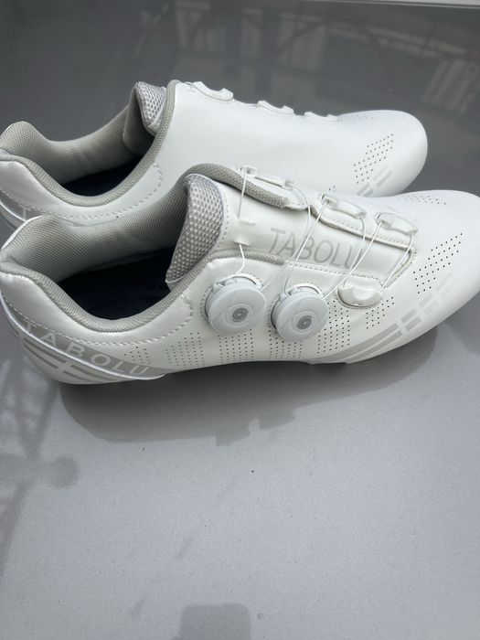 Sapatos BTT Novos 43