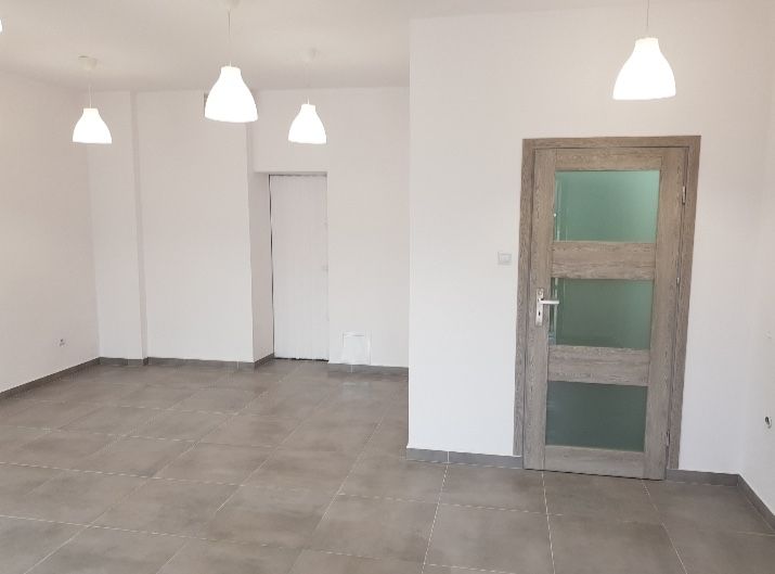 Lokal uzytkowy pod dowolną dzialalność. CO gaz, bezplatny parking