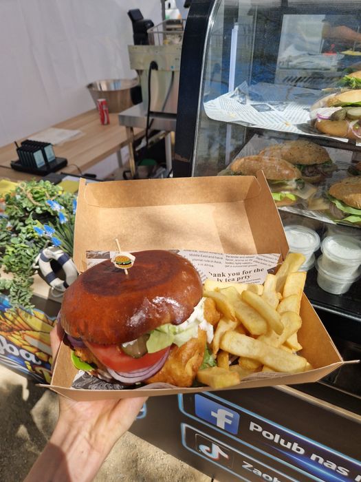 Wynajem Food Trucka na Eventy, Wesela i Imprezy | Ryba i Buła