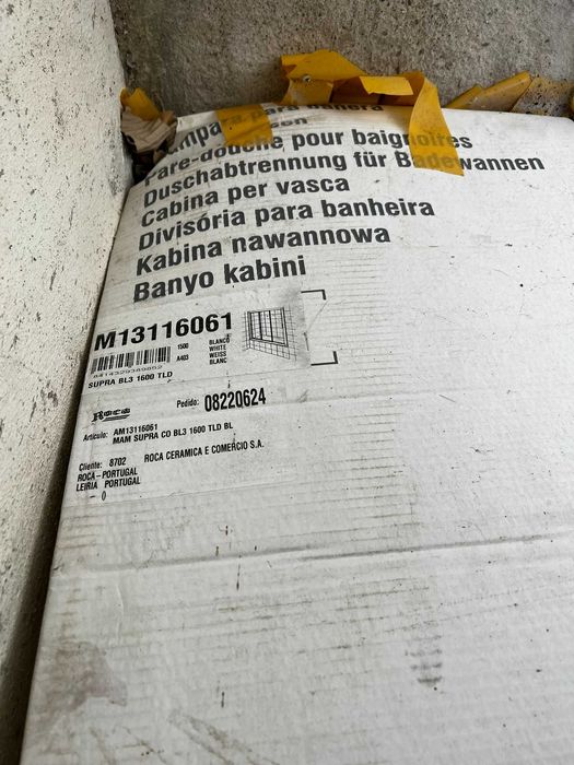 divisoria banheira Roca