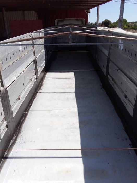 Galera basculante com 12,60m