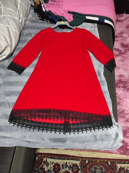 Продам свої плаття.