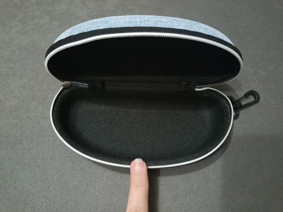 Etui na okulary błękitne