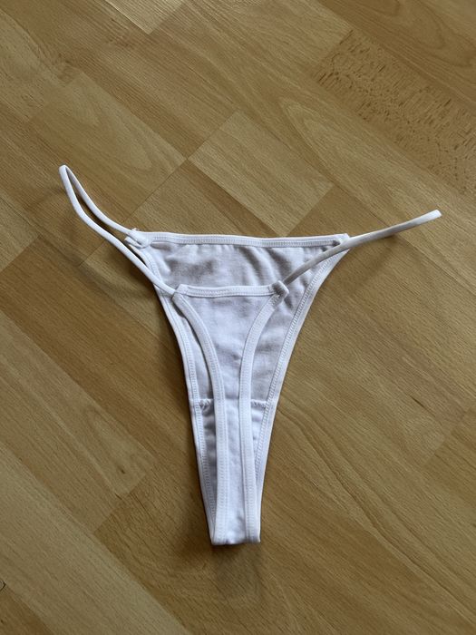 Біленькі жіночі трусики, стрінги 46-48 роз