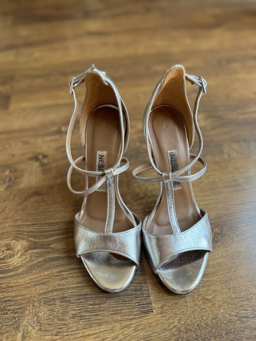 Szpilki sandałki neścior