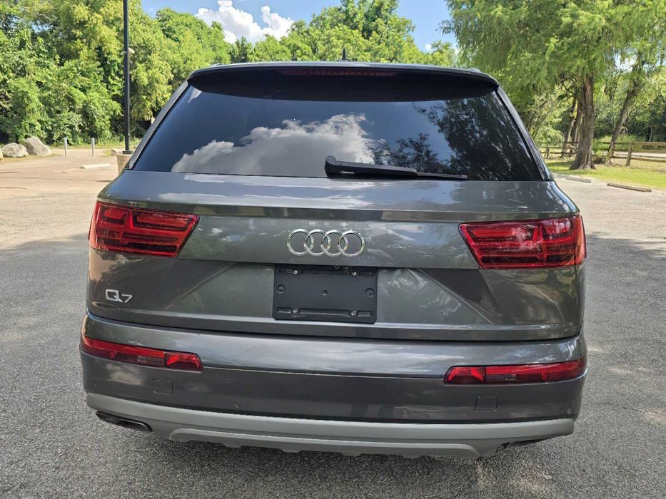 Audi Q7 quattro SE Premium 45 TFSI      2019