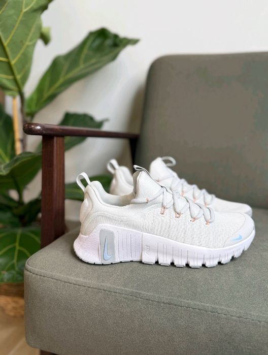 Кросівки Nike Free Metcon 6 DV3949-300 для спортзалу ідеальні