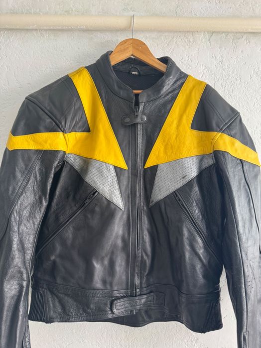 Шкіряна мото куртка