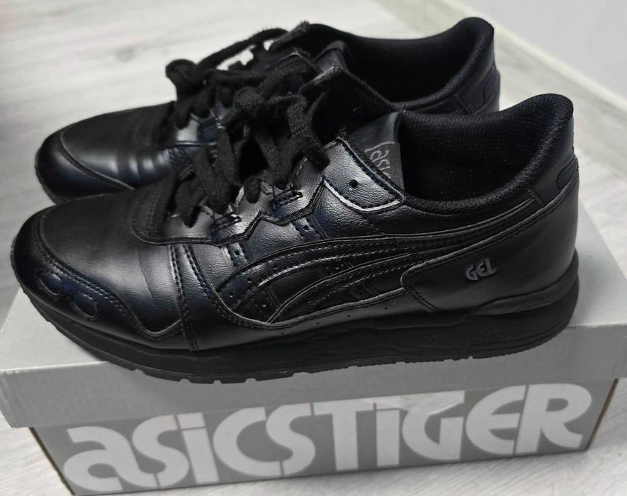 Czarne sneakersy ASICS Rozm.39,5