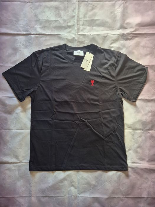 Stock de t-shirts AMI