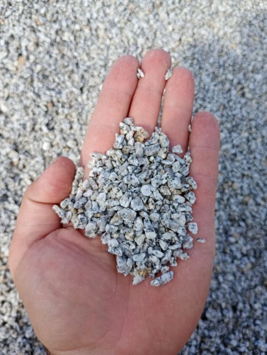 Grys granitowy, otoczaki, kora kamienna, sosnowa, piasek, ziemia