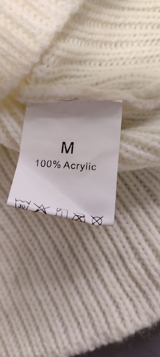 Biała krótka sweterkowa bluzka, rozmiar M