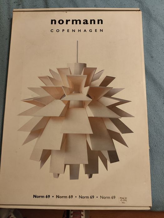 Candeeiro Normann Copenhagen com caixa