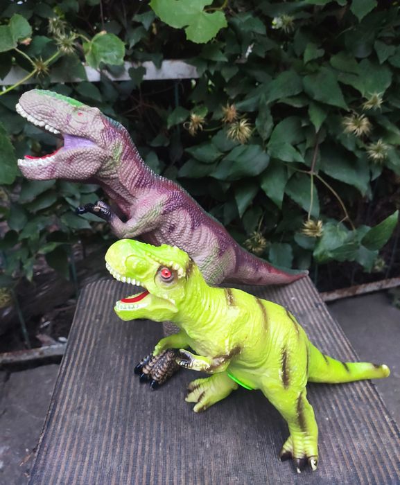 Динозавры. 2шт - 160грн.