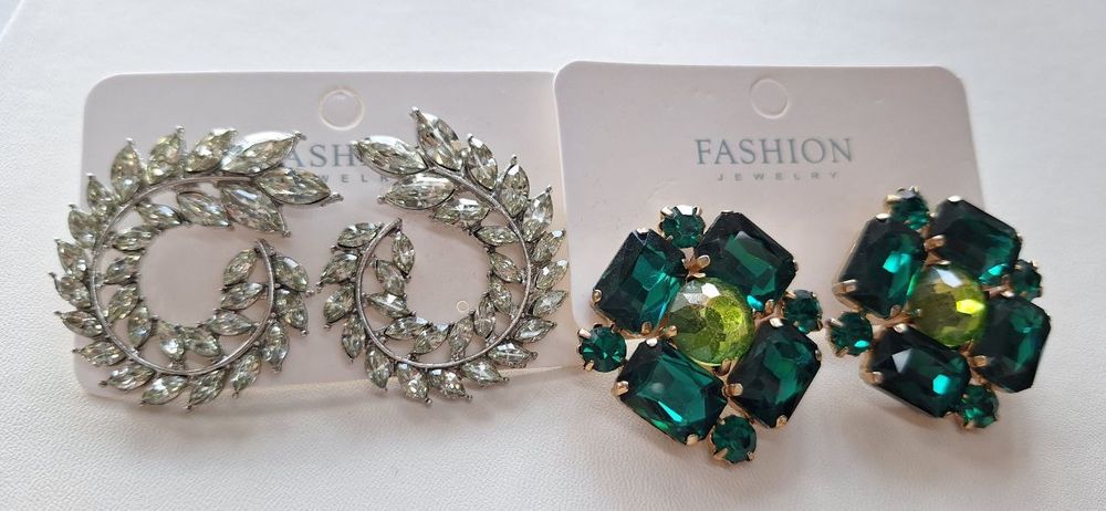 Сережки у вигляді квітів. Кольорові сережки-квіти. Весільні аксесуари