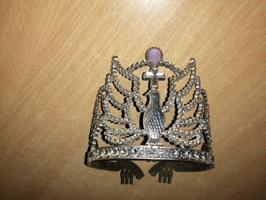 Корона / тіара / діадема пластикова 75 грн.