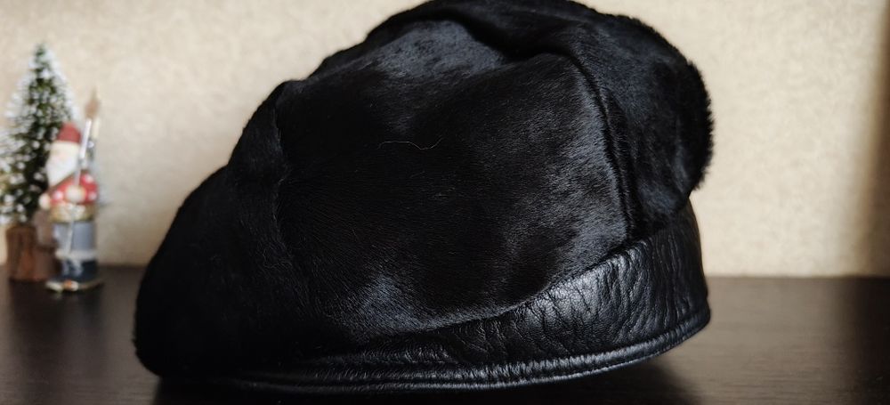 Берет жіночий з хутра нерпи