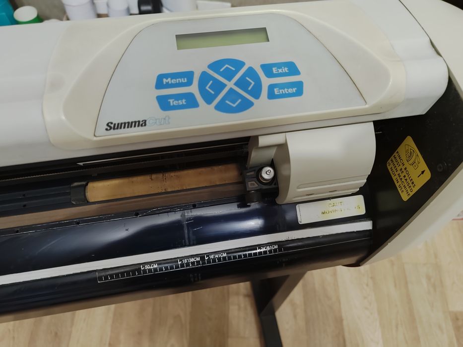 Плоттер режущий Summa Cut D120. Б.У. в хорошем состоянии.