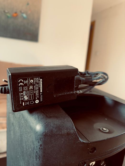 Coluna Samson + microfone Samson