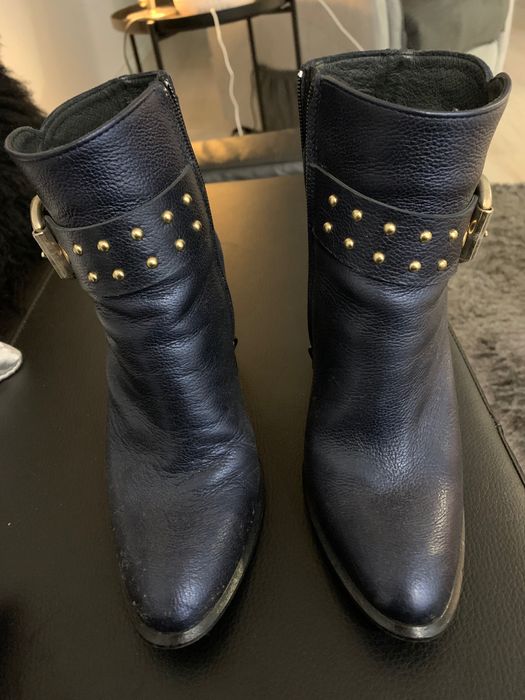 Botins da marca moow