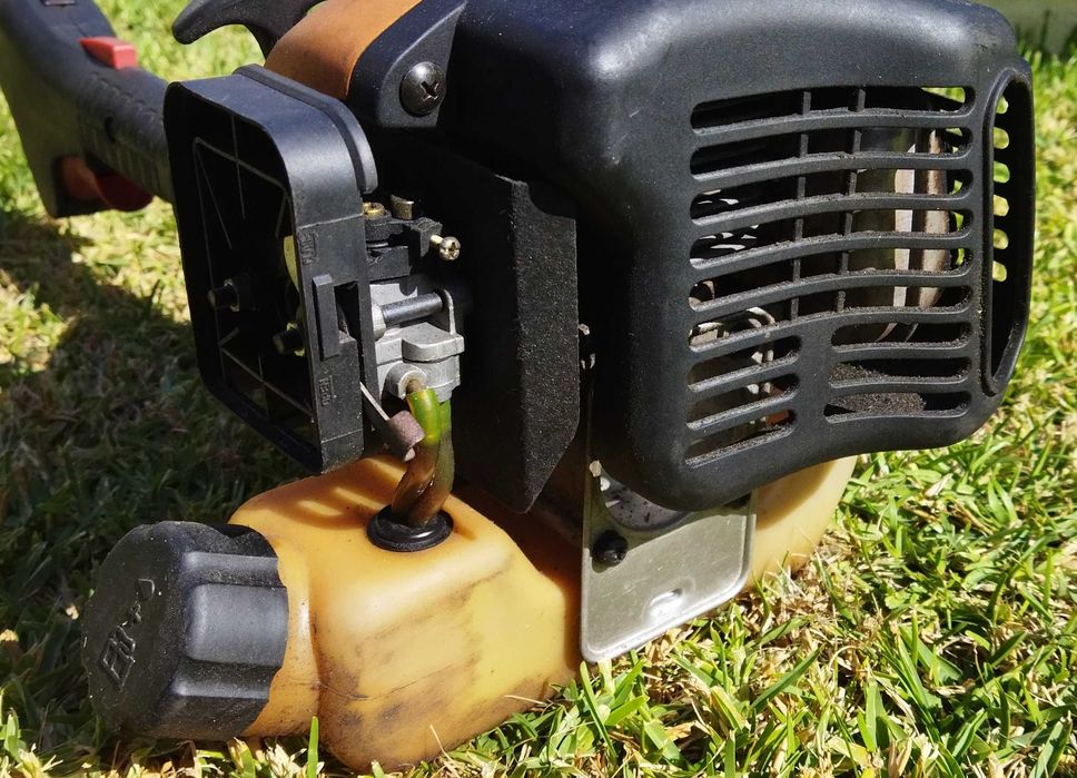 Roçadora a gasolina - avariada - VOLTRON