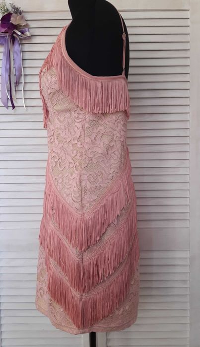 Секси платье мини из гипюра с бахромой для танцев prettylittlething