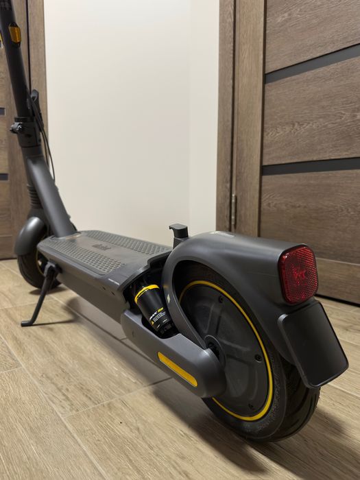 Електросамокат Ninebot MAX G2