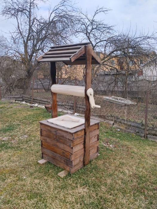 Продається декоративна криничка