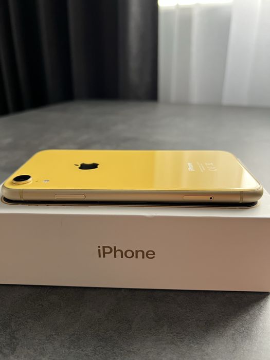 Продам iPhone XR 64GB Yellow Neverlock