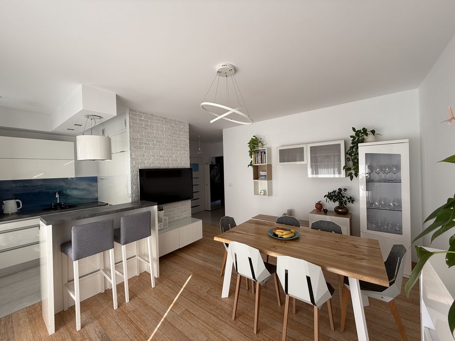Wynajmę przestronne mieszkanie 4 pokoje  90m2 | 2 miejsca garażowe
