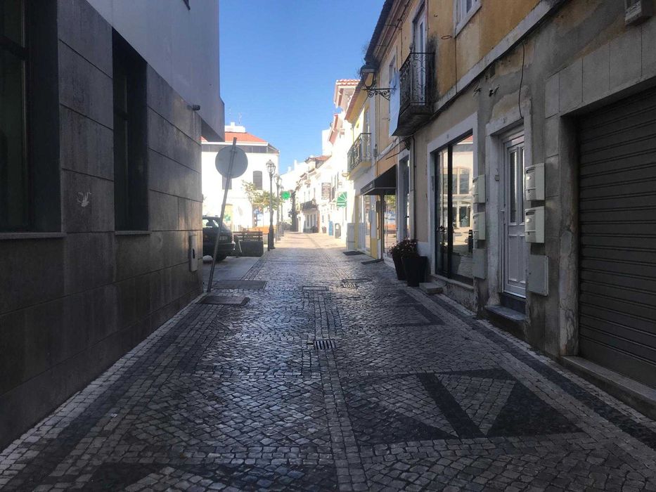 TRESPASSA-SE PASTELARIA (Croissanteria) com serviço de refeições