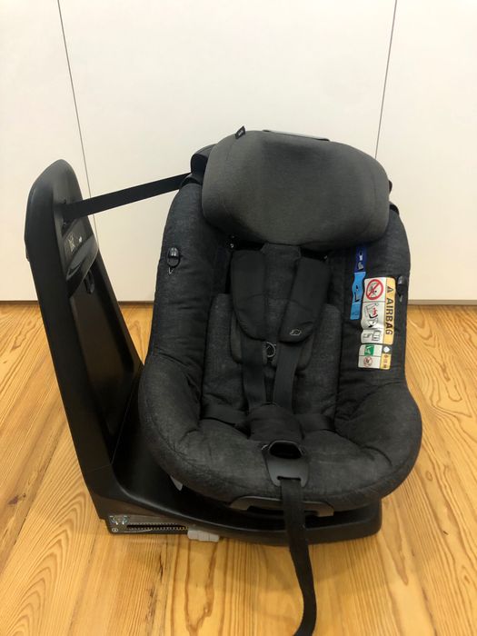 Bebe Confort Axiss Fix Nomad Black