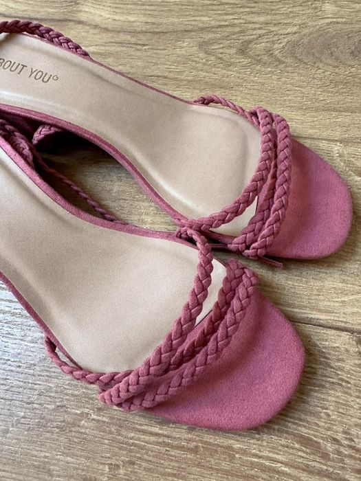 Sandałki wizytowe 38