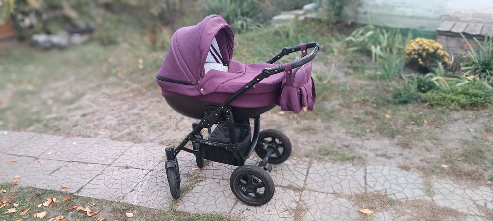 Продам  коляску  Novita Labona  2в1  у гарному стані. Є прогулянковий