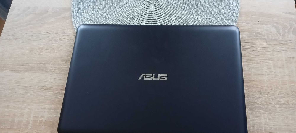 Laptop Asus E402Y stan idealny
