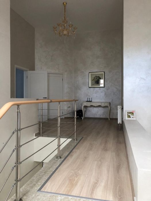 Продаж будинку з басейном в Лісниках 380 м2