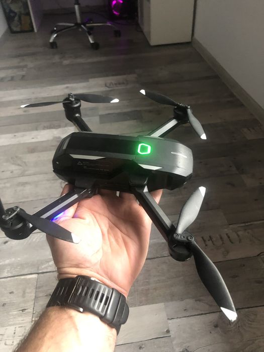 Dron yuneec mantis q