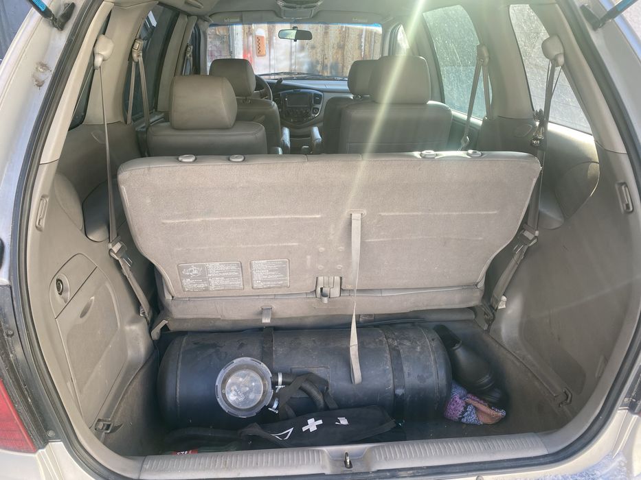 Продам авто мазда MPV