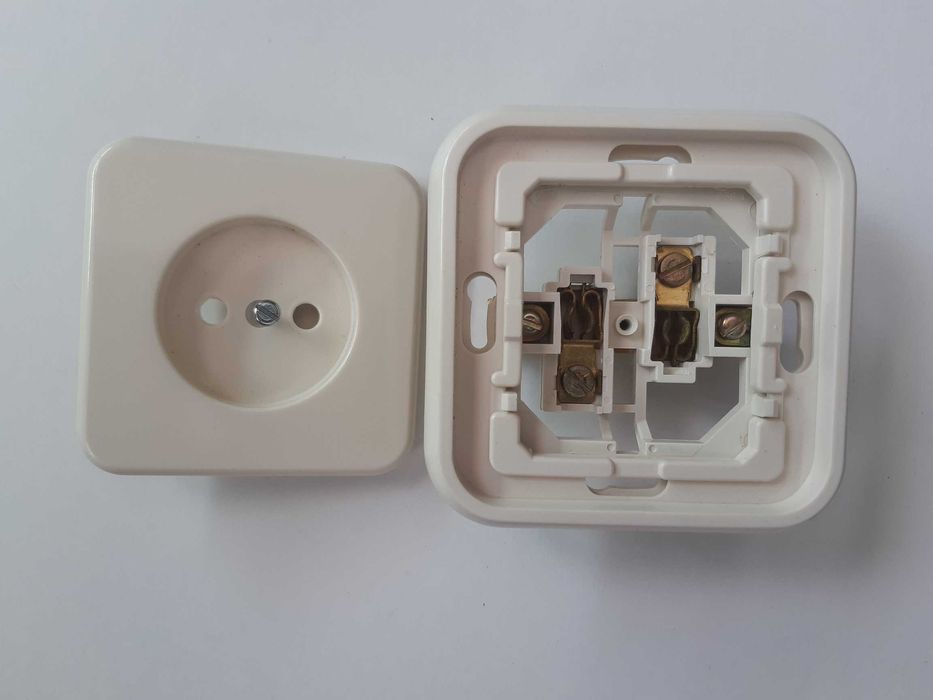 Tomadas Monofásicas (sem terra) anos 90 - Ler anuncio