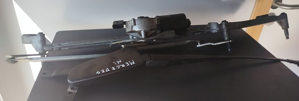 Motor limpa vidros Frontal Mercedes ML (W164)